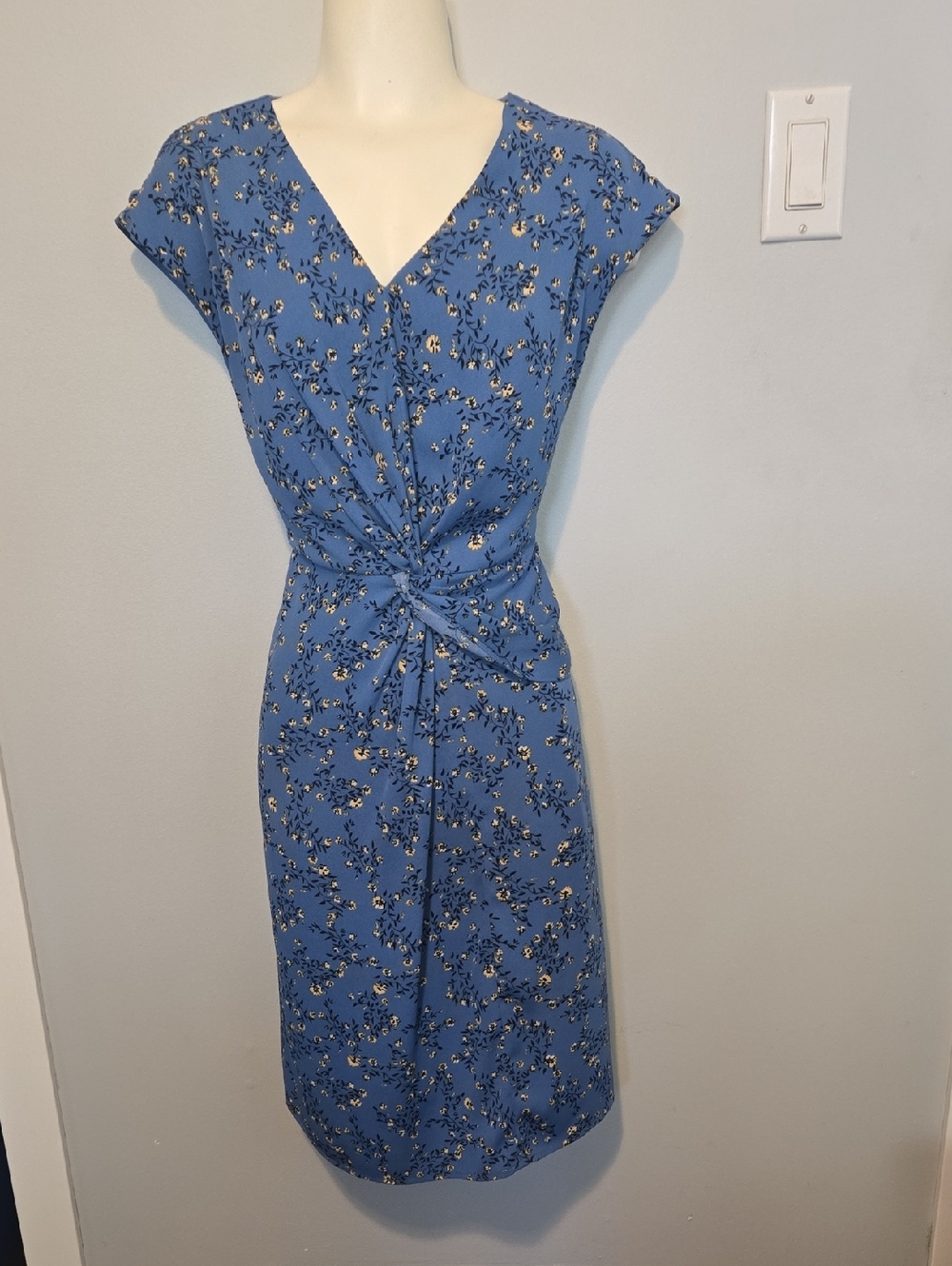 RW&CO. Blue Floral Knot-Front Midi Dress